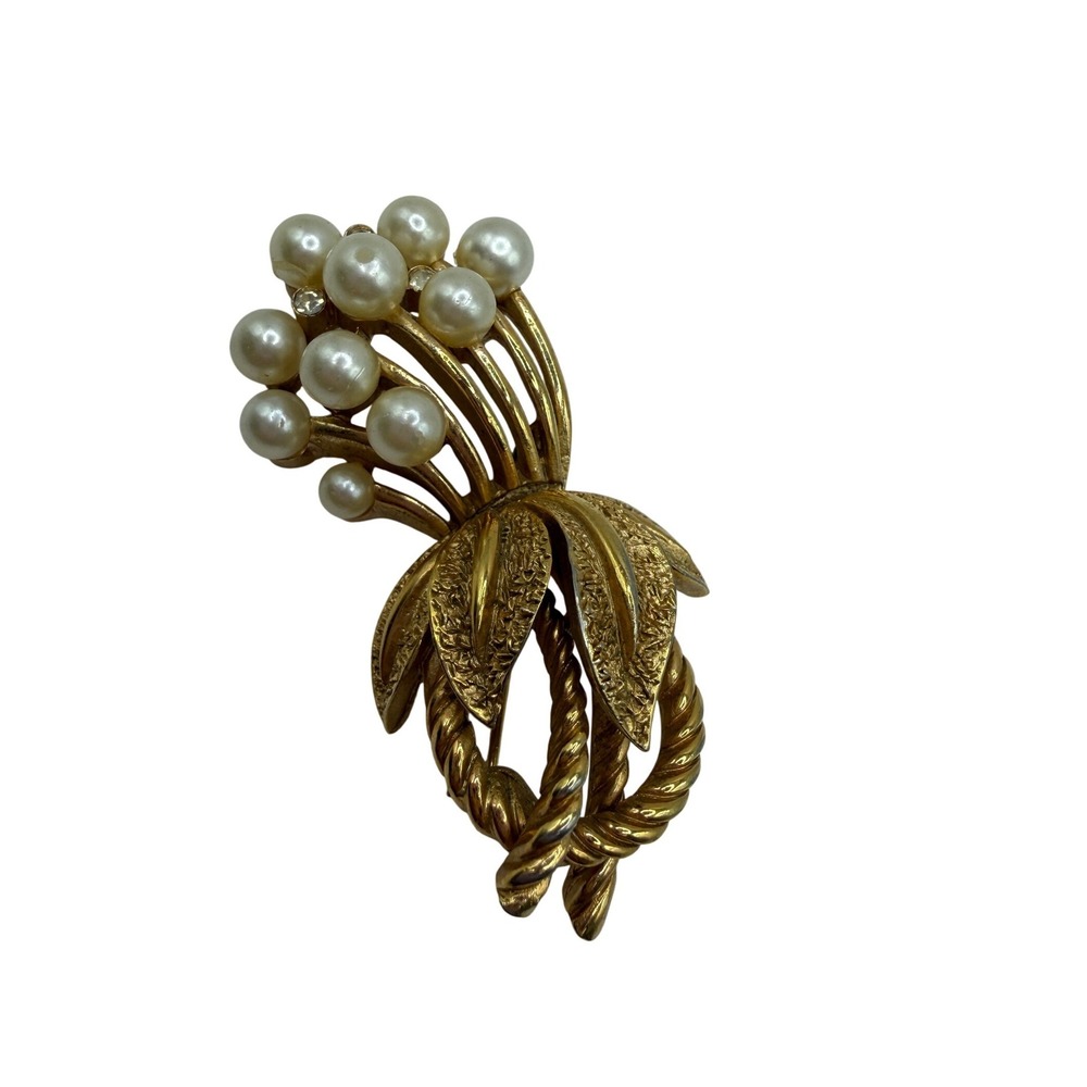 Crown Trifari Gold Tone Faux Pearl Rhinestone Brooch Vintage Floral Pin